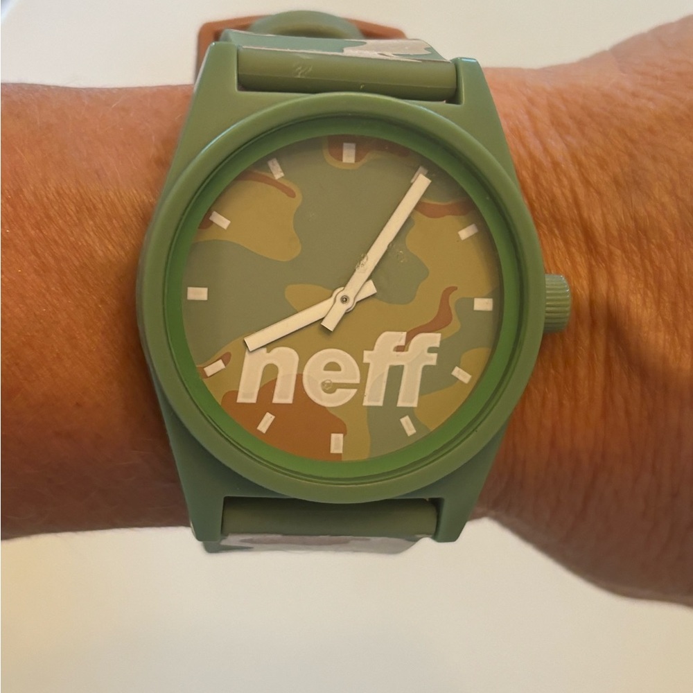Neff daily watch camo